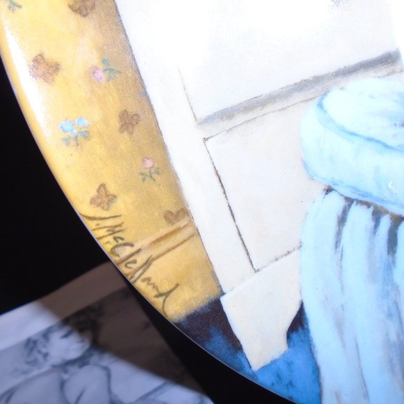 Knowles collector plate Getting Dressed - Picture 2 of 4